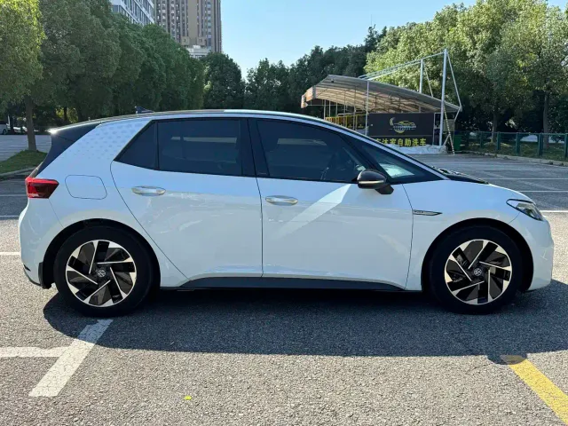 Volkswagen ID.3 — Фото автомобиля 6