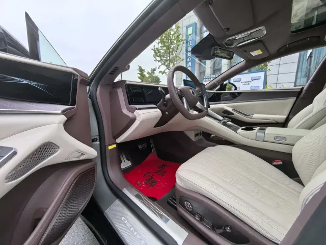 Denza Z9GT — Фото автомобиля 4