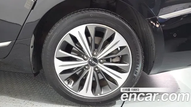 Kia K8 — Фото автомобиля 6