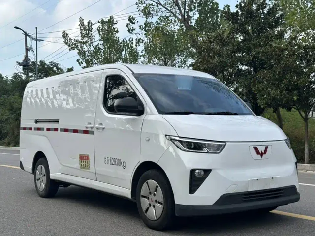 Wuling Yangguang — Фото автомобиля 15