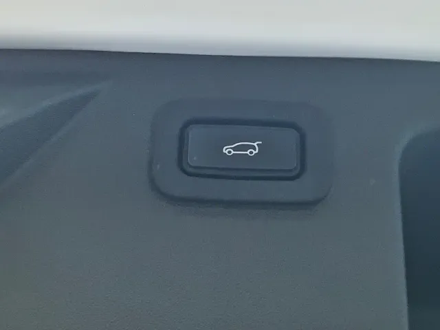 Land Rover Discovery Sport — Фото автомобиля 11