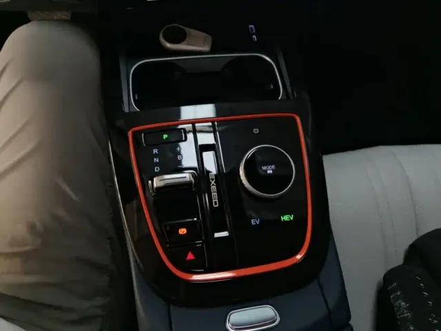 Exeed Exeed Chasing Wind C-DM 2024 C-DM 1.5TCI 105KM Luxury Edition — Фото автомобиля 9