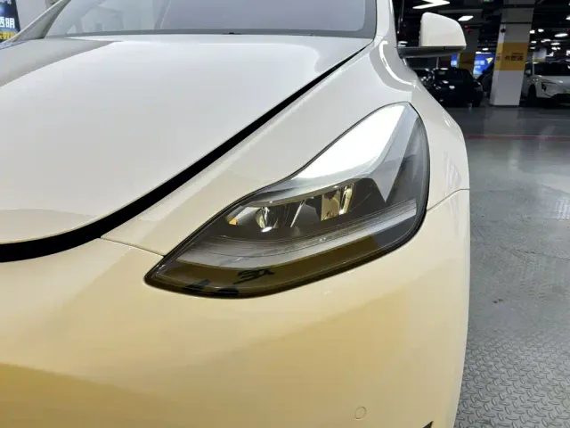 Tesla Model Y — Фото автомобиля 7