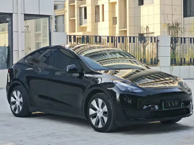 Фотография автомобиля — Tesla Model Y