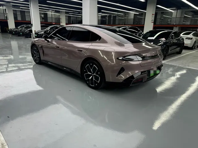Xiaomi SU7 — Фото автомобиля 13