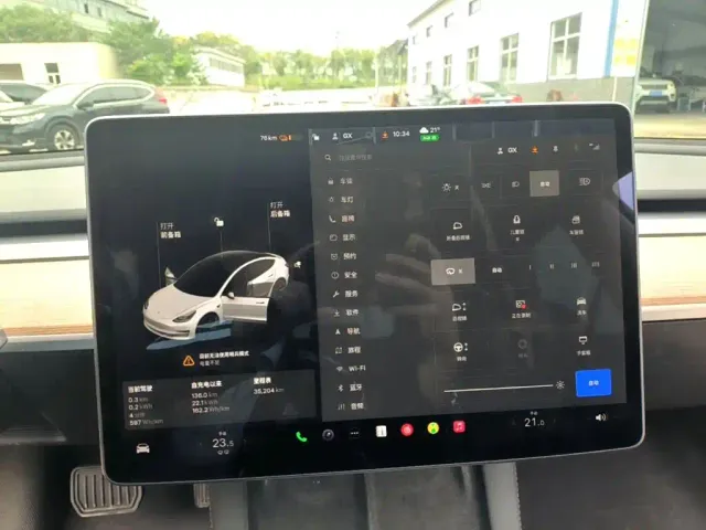 Tesla Model 3 — Фото автомобиля 14