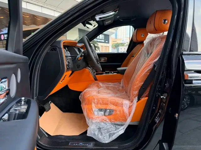 Rolls-Royce Cullinan — Фото автомобиля 11