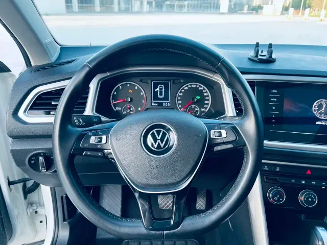 Volkswagen T-Roc — Фото автомобиля 7