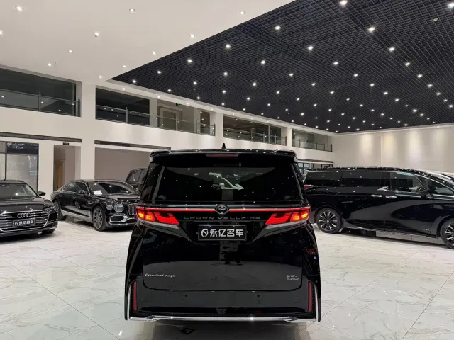 Toyota Vellfire — Фото автомобиля 16
