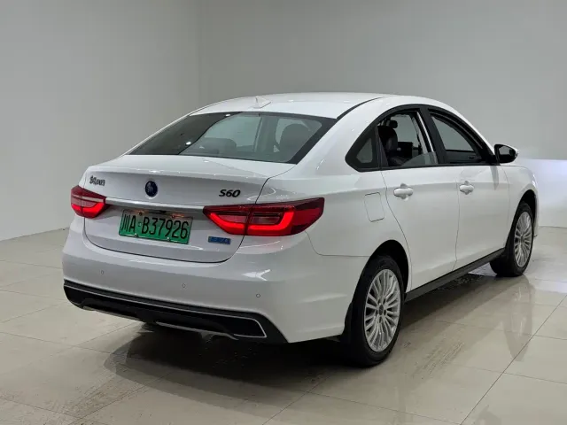 Forthing Fengxing S60EV — Фото автомобиля 4