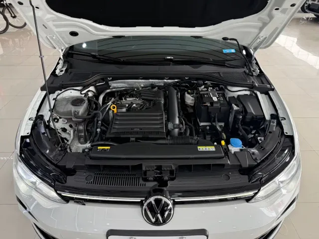 Volkswagen Golf — Фото автомобиля 21