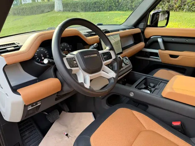 Land Rover Defender — Фото автомобиля 7