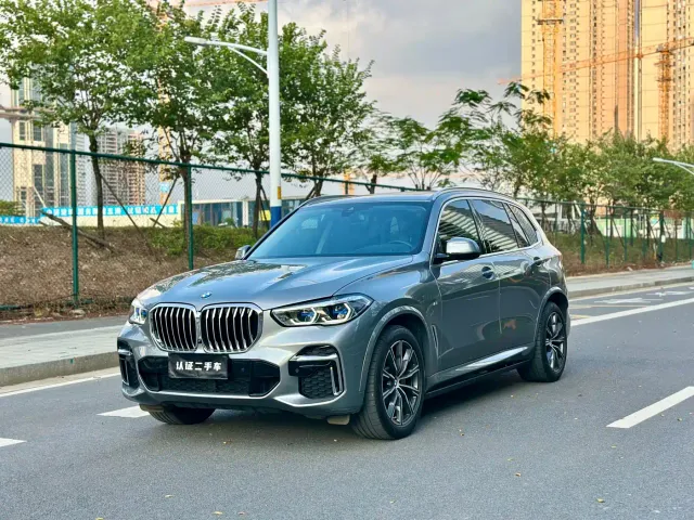 Фотография автомобиля — BMW X5