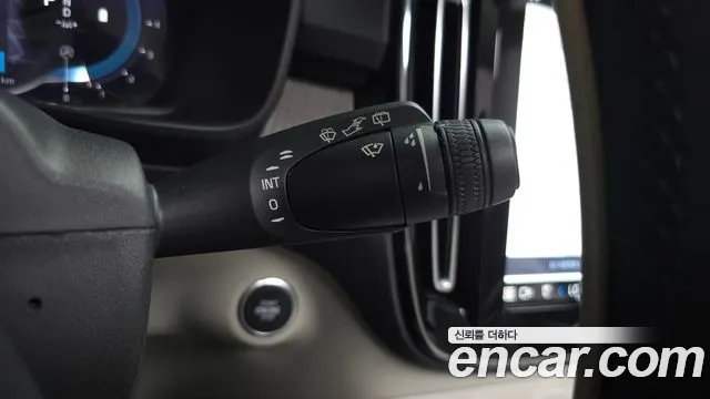 Вольво XC40 B4 Ultimate Bright — Фото автомобиля 27