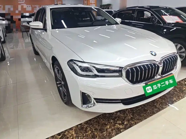 BMW 5 Series — Фото автомобиля 3