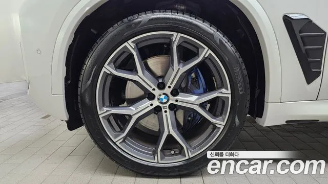 BMW X5 xDrive 40i M Sport — Фото автомобиля 3
