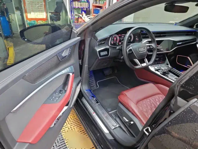 Audi A7L — Фото автомобиля 13
