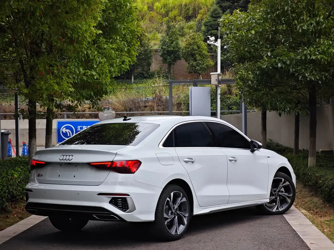 Audi Audi A3 2024 Model A3L Limousine 35 TFSI Luxury Sport — Фото автомобиля 5