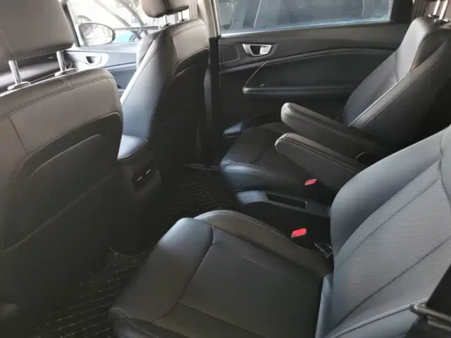 Wuling Jiachen — Фото автомобиля 16