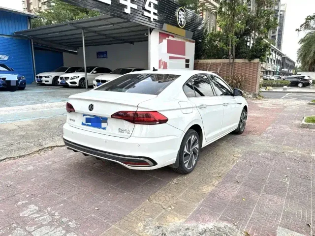 Volkswagen Bora — Фото автомобиля 10