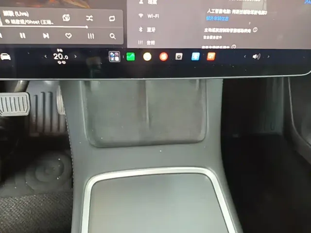 Tesla Model Y — Фото автомобиля 13