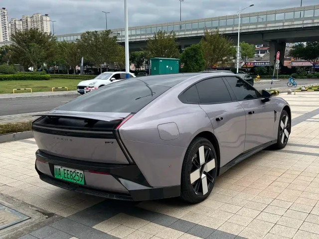 Xpeng P7 — Фото автомобиля 7