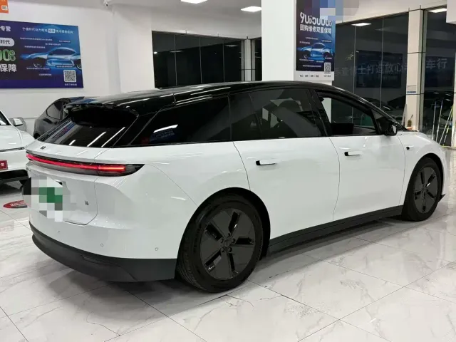 Li Auto i6 — Фото автомобиля 4