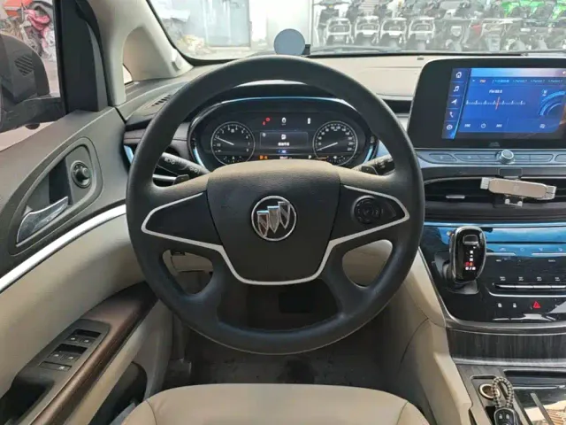 Buick GL8 — Фото автомобиля 6