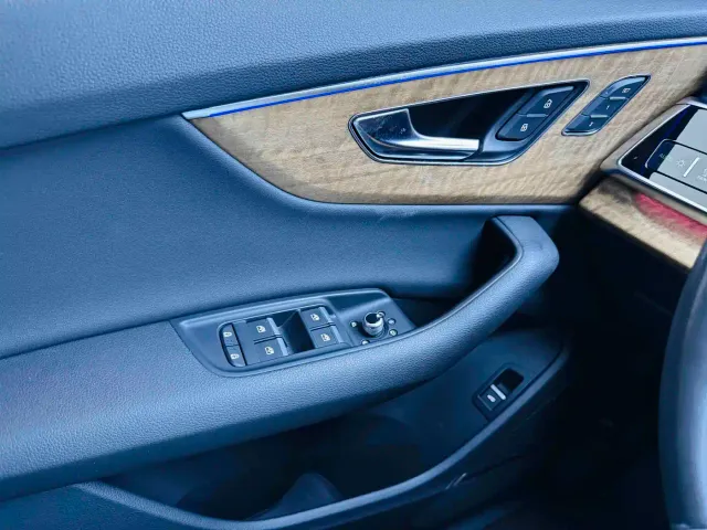 Audi Q7 — Фото автомобиля 17