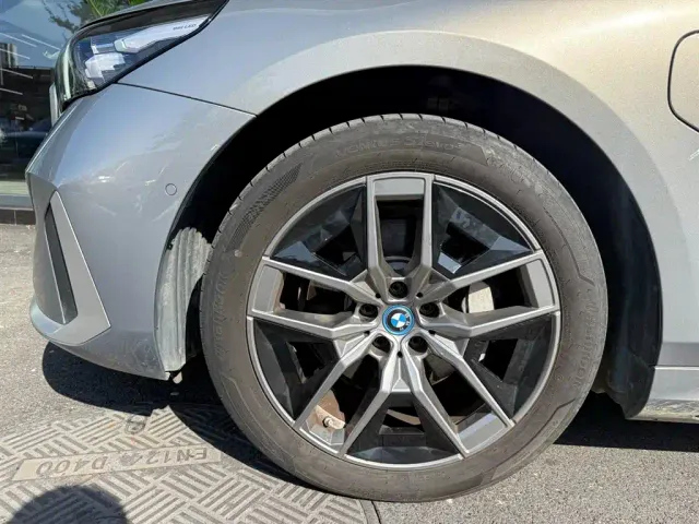 BMW i5 — Фото автомобиля 6