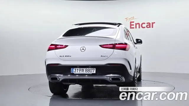 Mercedes-Benz GLE-Class — Фото автомобиля 3