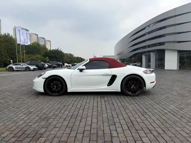 Porsche 718 — Фото автомобиля 5