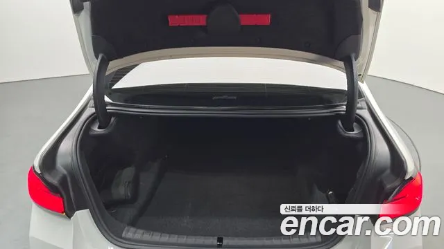 BMW 5 Series G30 — Фото автомобиля 19