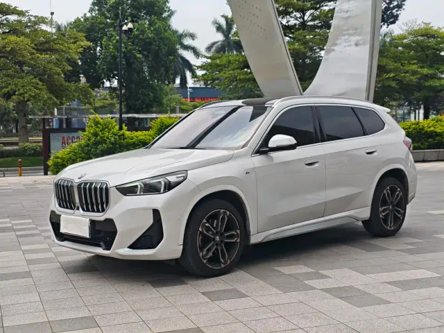 Фотография автомобиля — BMW X1