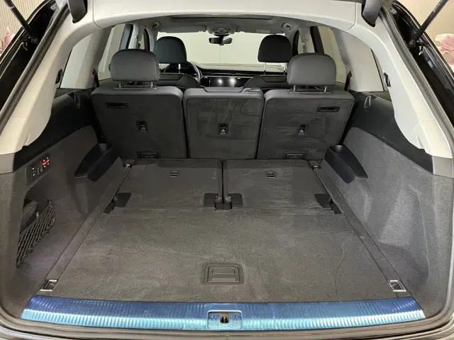 Audi Q7 — Фото автомобиля 28