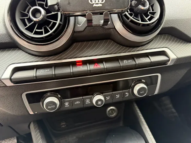 Audi Q2L — Фото автомобиля 6
