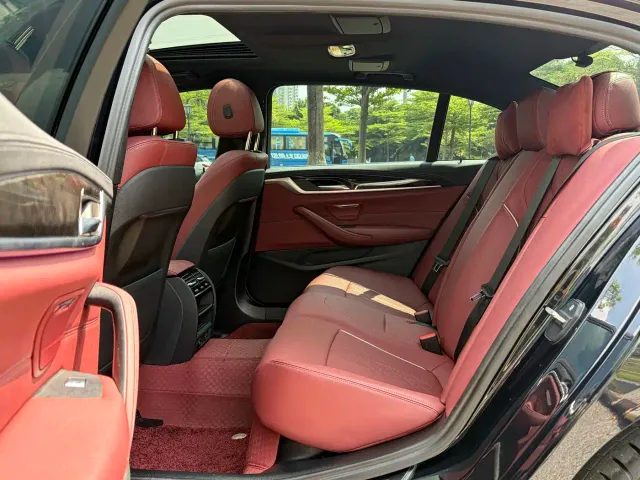 BMW 5 Series — Фото автомобиля 8