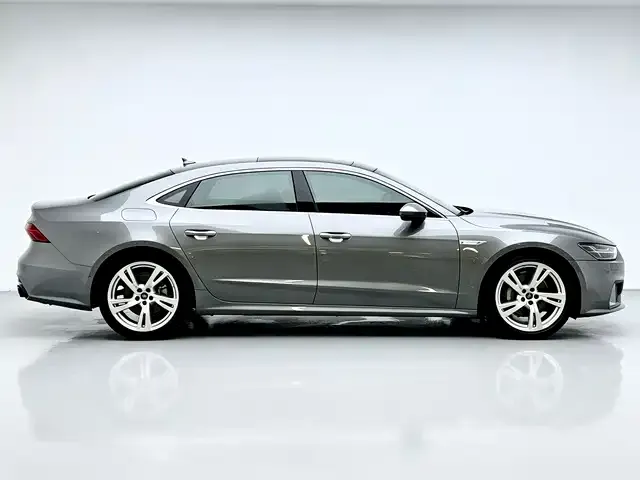 Audi A7L — Фото автомобиля 8