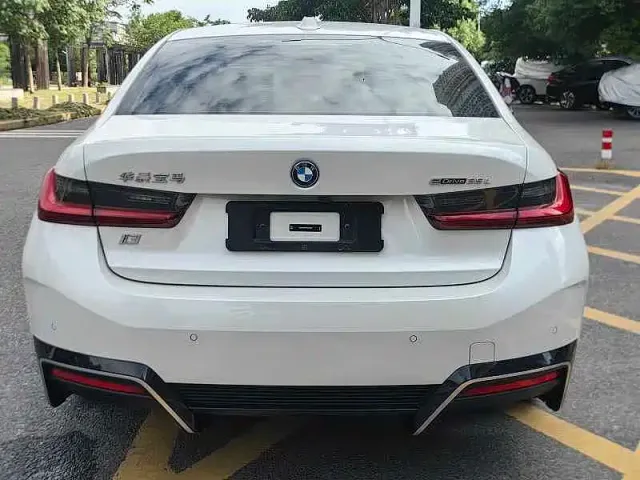 BMW i3 — Фото автомобиля 14