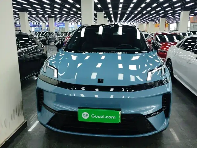 Lynk & Co 08 EM-P — Фото автомобиля 2