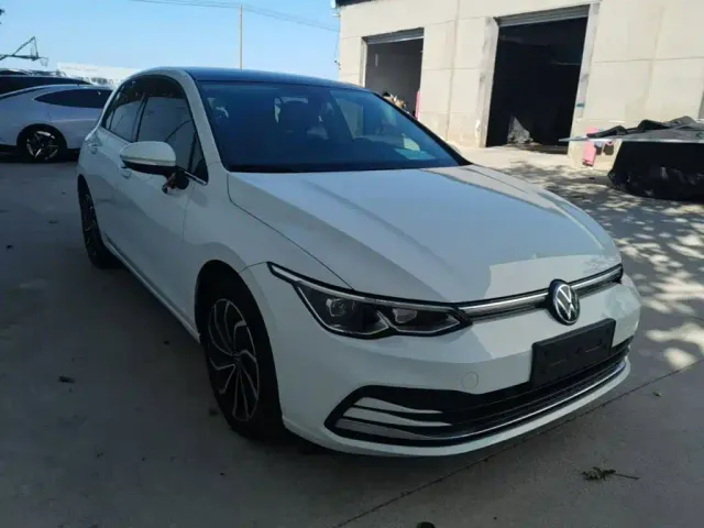 Volkswagen Golf — Фото автомобиля 3