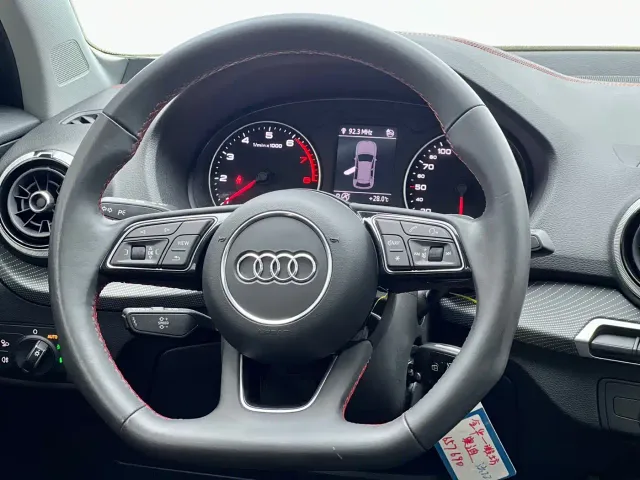 Audi Q2L — Фото автомобиля 11