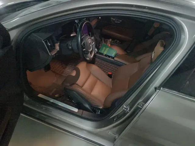 Volvo S60 — Фото автомобиля 11