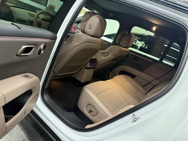 Li Auto i6 — Фото автомобиля 5