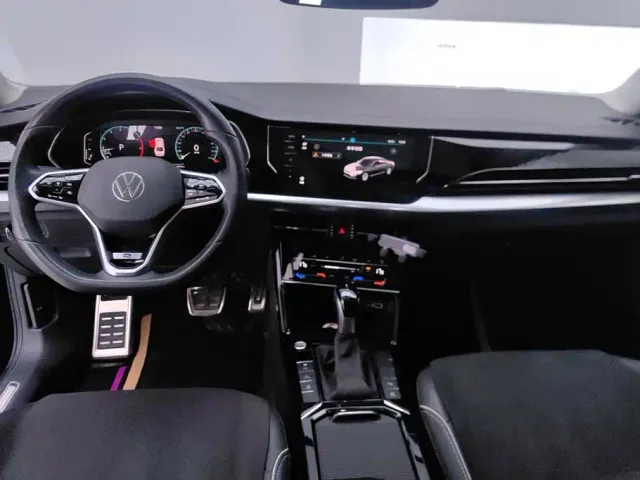 Volkswagen Passat — Фото автомобиля 12