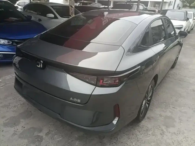 Changan Qiyuan A05 — Фото автомобиля 6