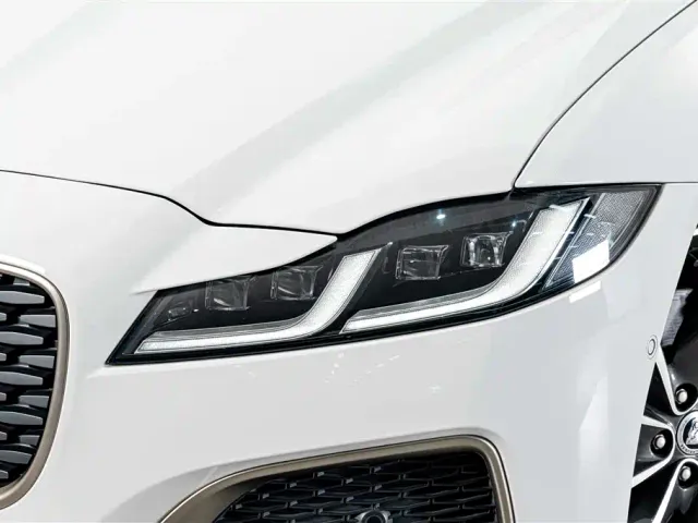 Jaguar XFL — Фото автомобиля 4