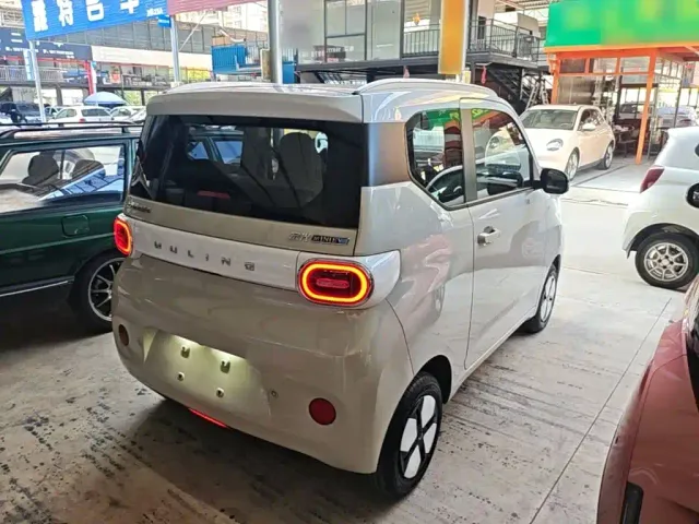 Wuling Hongguang Mini EV — Фото автомобиля 6