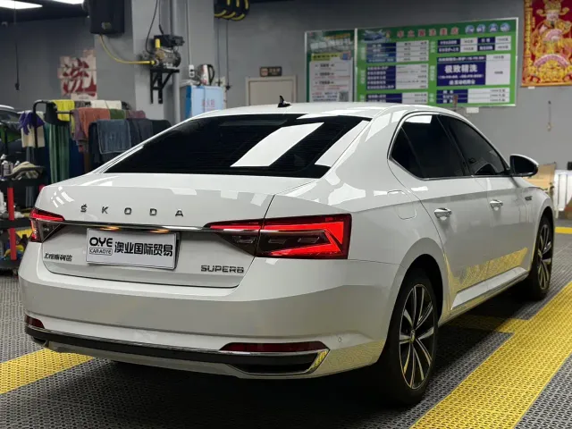 Skoda Superb — Фото автомобиля 6