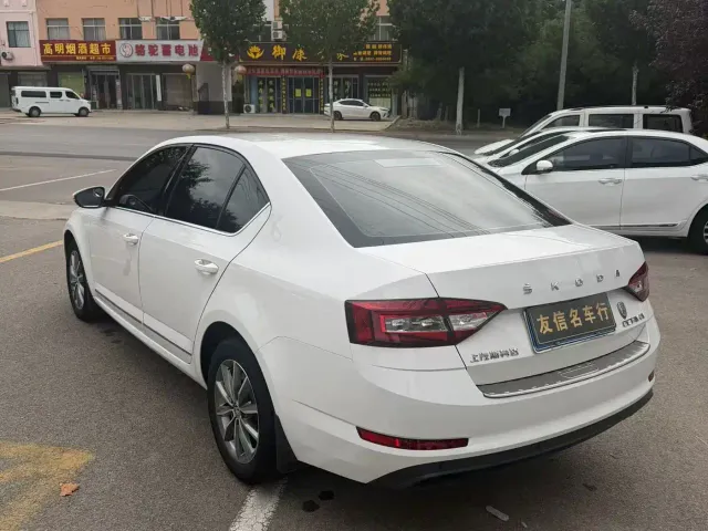 Skoda Octavia — Фото автомобиля 6